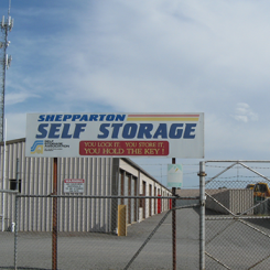 secure entrance gate to shepparton self storage